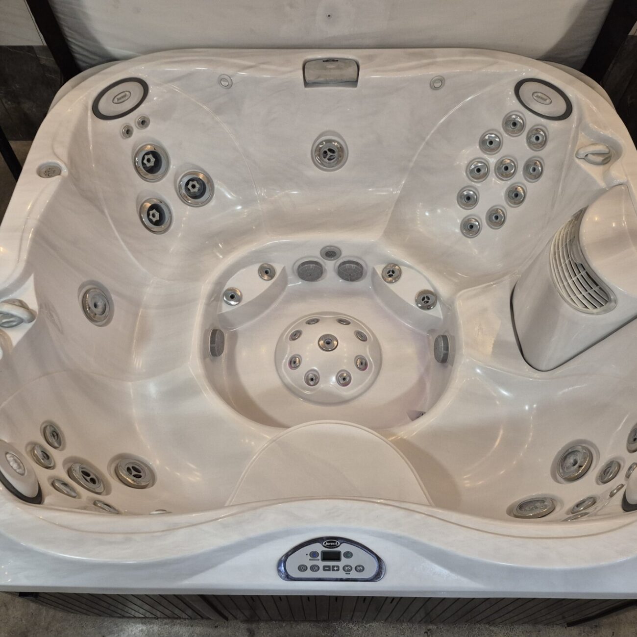 Jacuzzi J365
